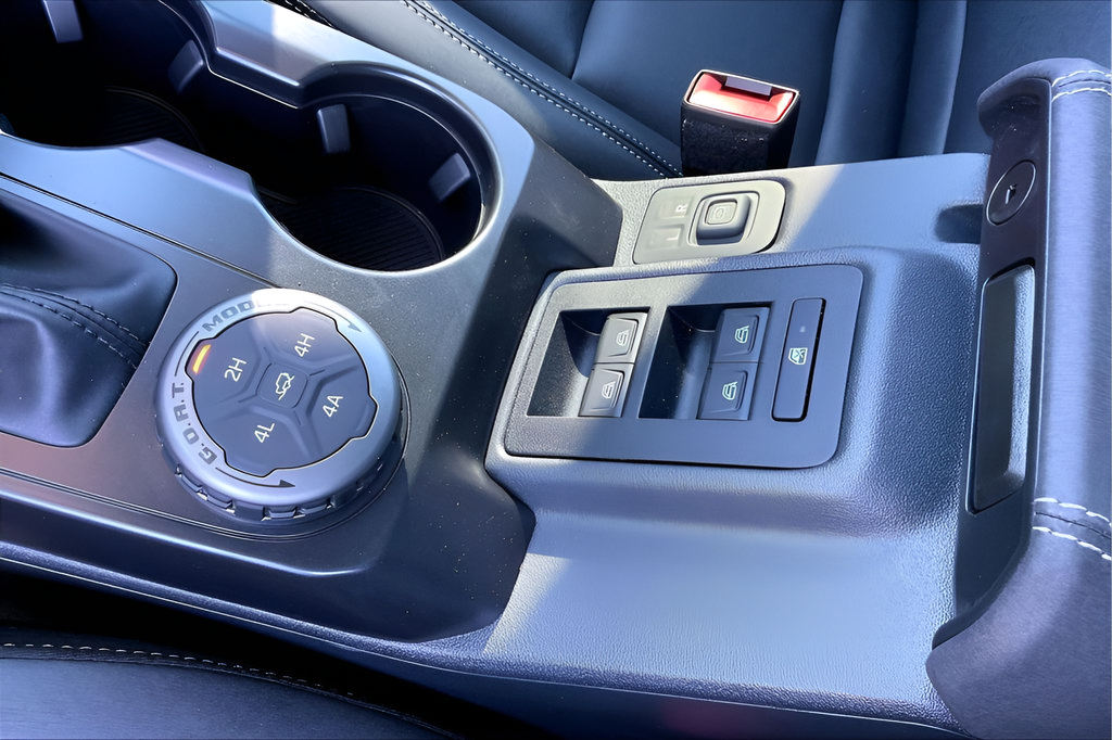 New 2025 Ford Bronco Badlands AWD/4WD image 13