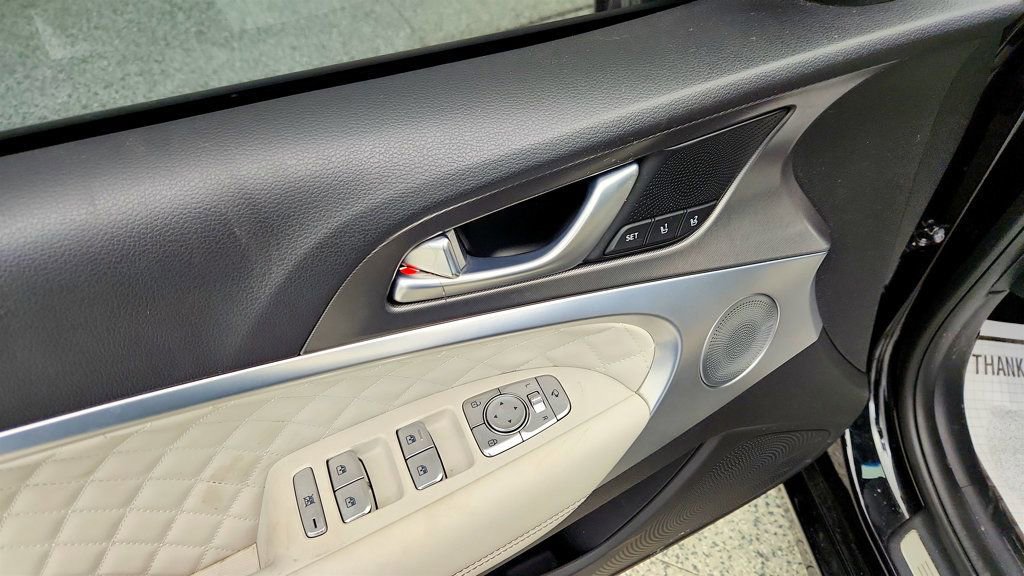 Used 2024 Genesis G70 3.3T Advanced w/ Sport Prestige Package image 11