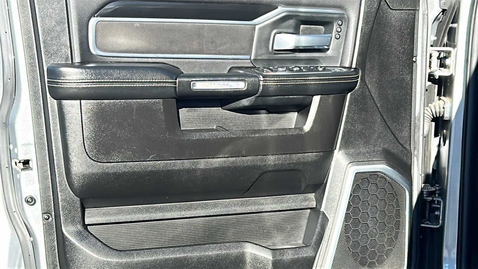 Used 2019 RAM 2500 Laramie AWD/4WD image 23