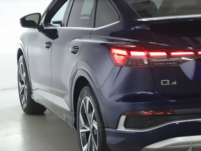 Used 2024 Audi Q4 e-tron Premium w/ Convenience Package image 41