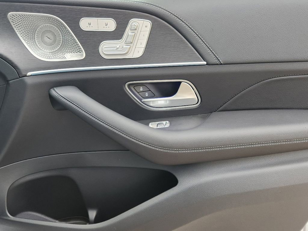 Used 2025 Mercedes-Benz GLS 450 4MATIC image 20
