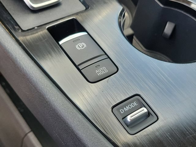 Used 2024 Nissan Rogue S FWD image 32