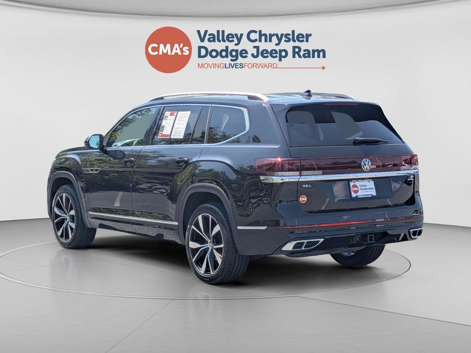 Used 2024 Volkswagen Atlas SEL Premium R-Line AWD/4WD image 3