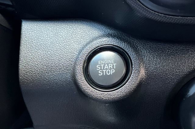 Used 2025 Hyundai Venue SEL image 24