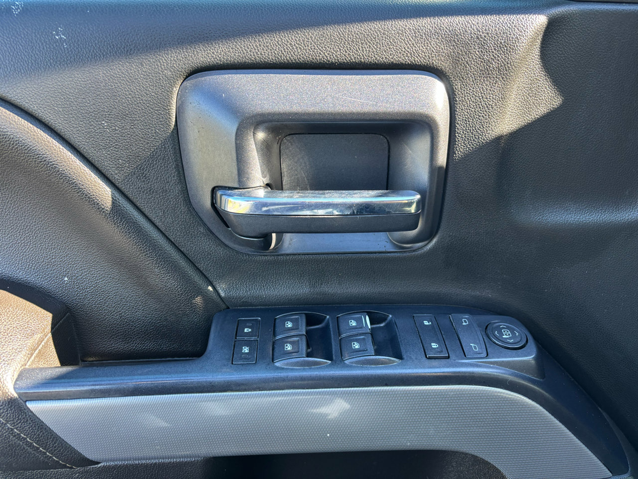 Used 2018 Chevrolet Silverado 2500 LT w/ All Star Edition image 22