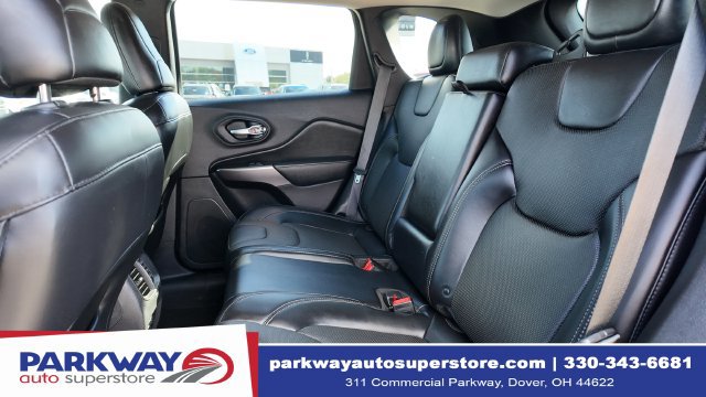 Used 2019 Jeep Cherokee Limited AWD/4WD image 16