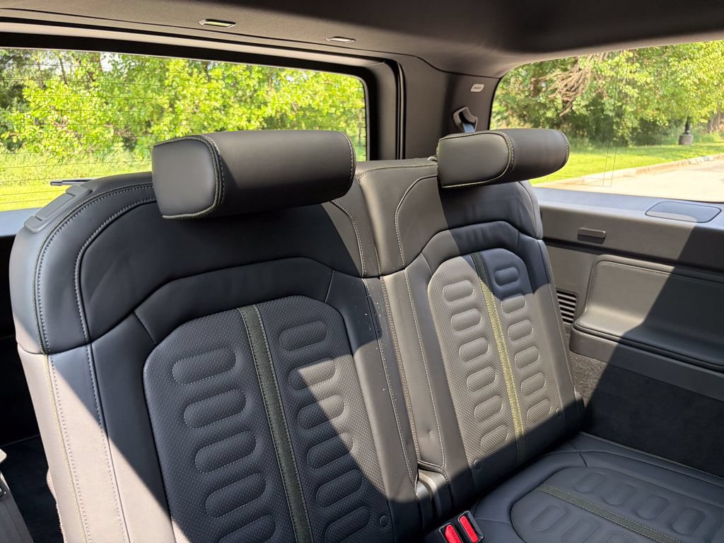 Used 2026 Rivian R1S Adventure AWD/4WD image 38
