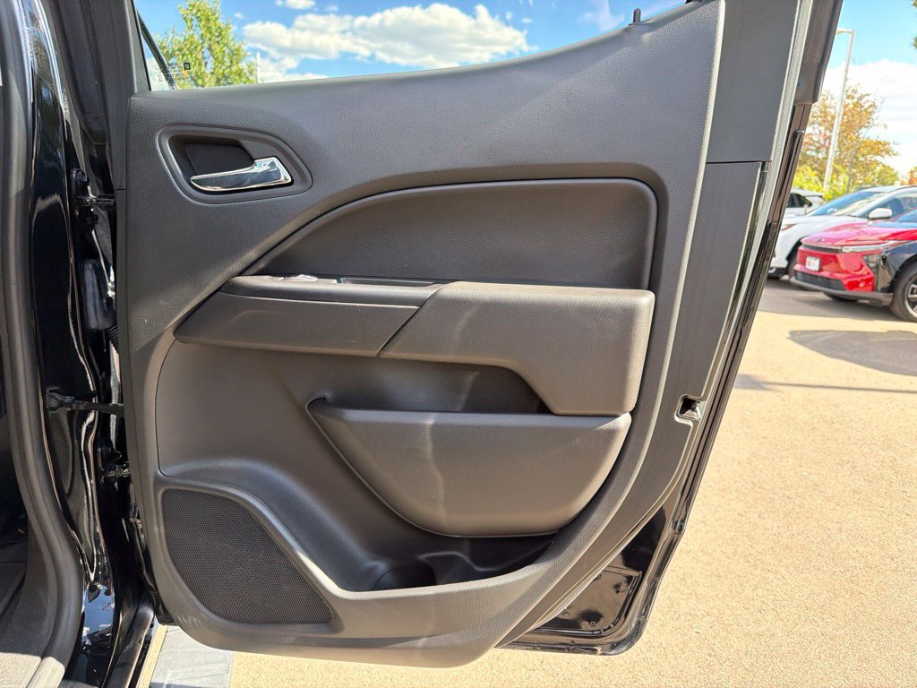 Used 2022 Chevrolet Colorado LT w/ LT Convenience Package AWD/4WD image 12