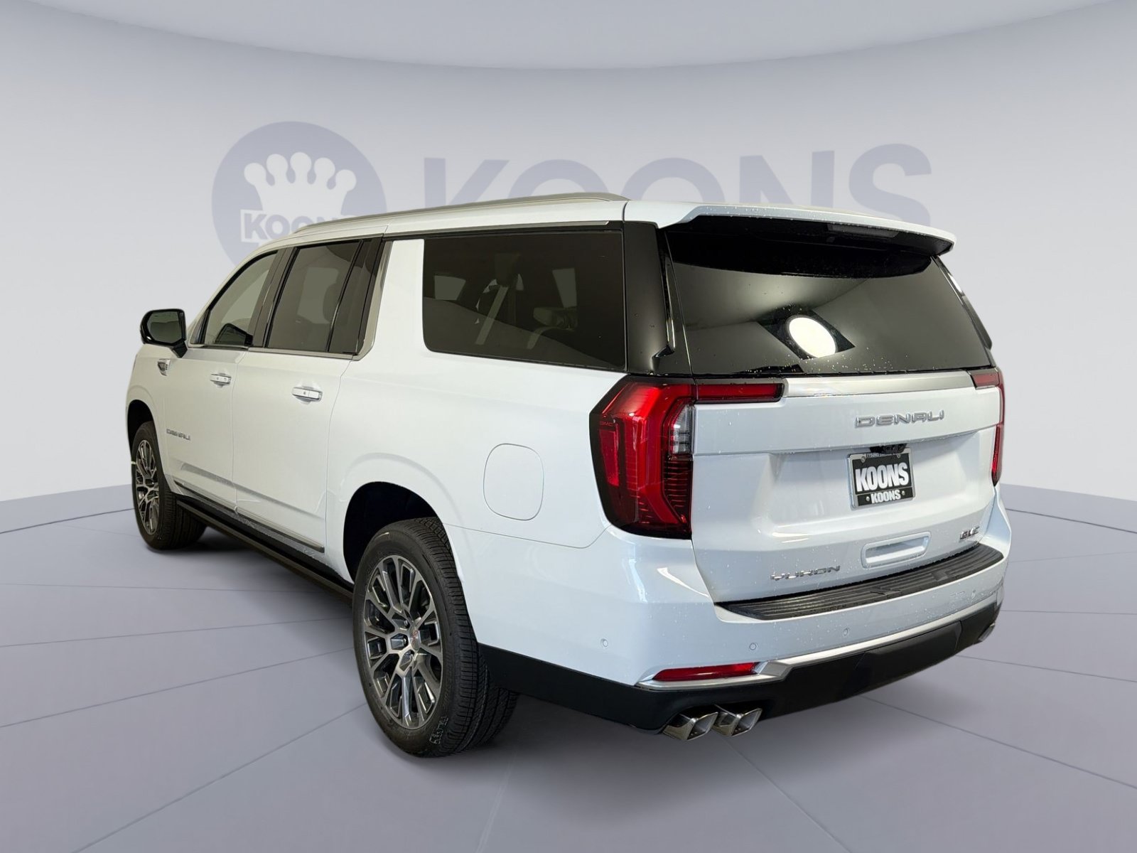 New 2026 GMC Yukon XL Denali w/ Denali Reserve Package AWD/4WD image 4