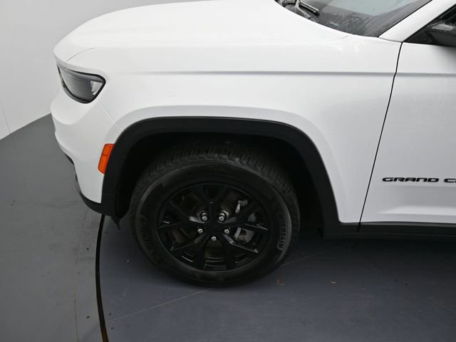 Used 2024 Jeep Grand Cherokee L Laredo image 9