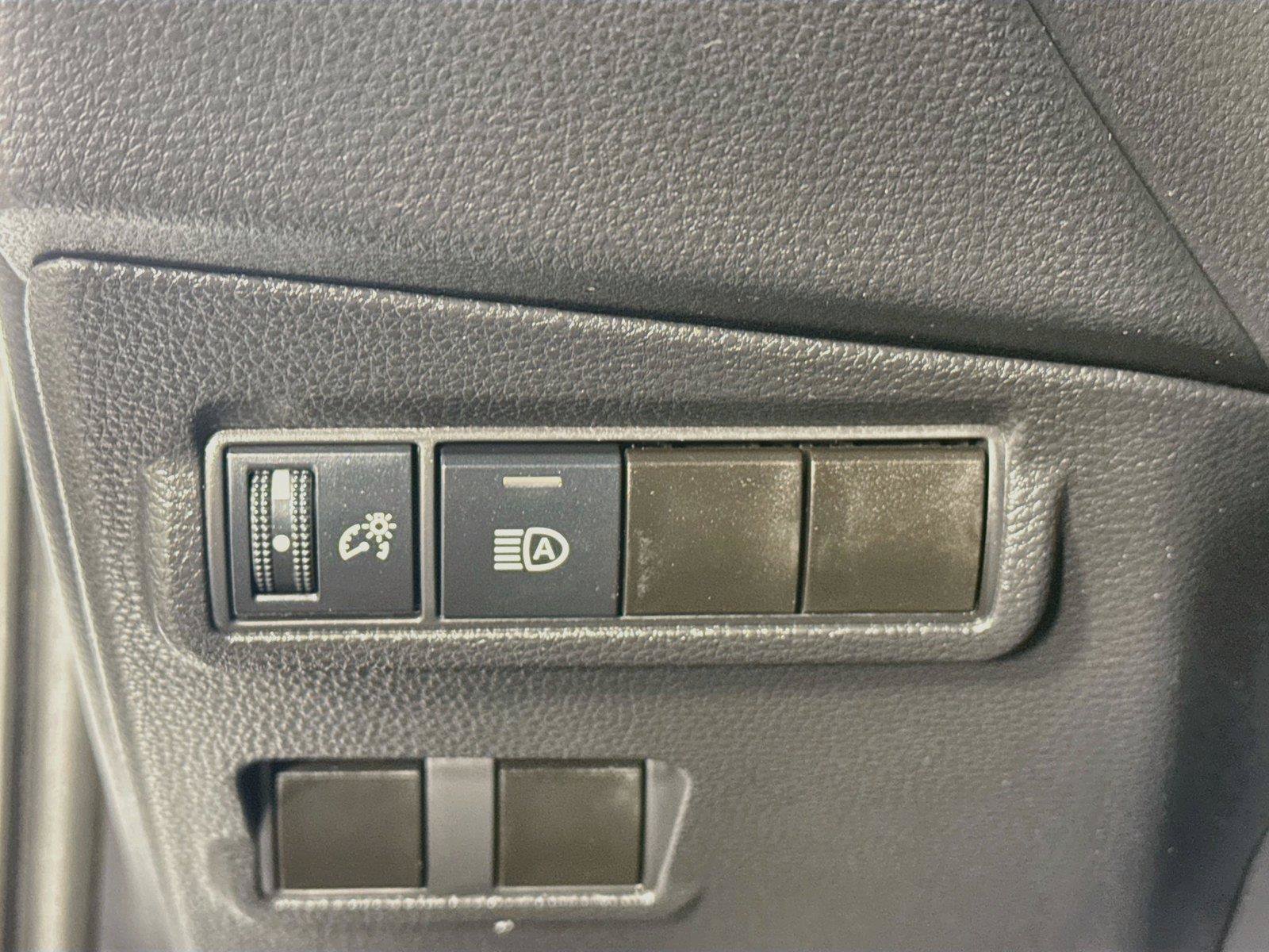 Certified 2025 Toyota Corolla Cross XLE FWD image 15