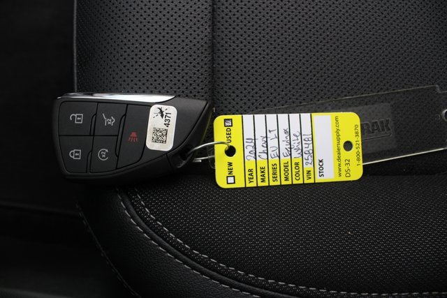 Used 2024 Chevrolet Equinox EV LT image 8