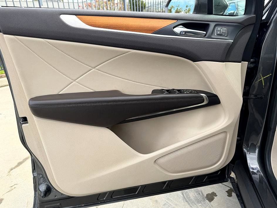 Used 2019 Lincoln MKC Select w/ Select Plus Package image 20