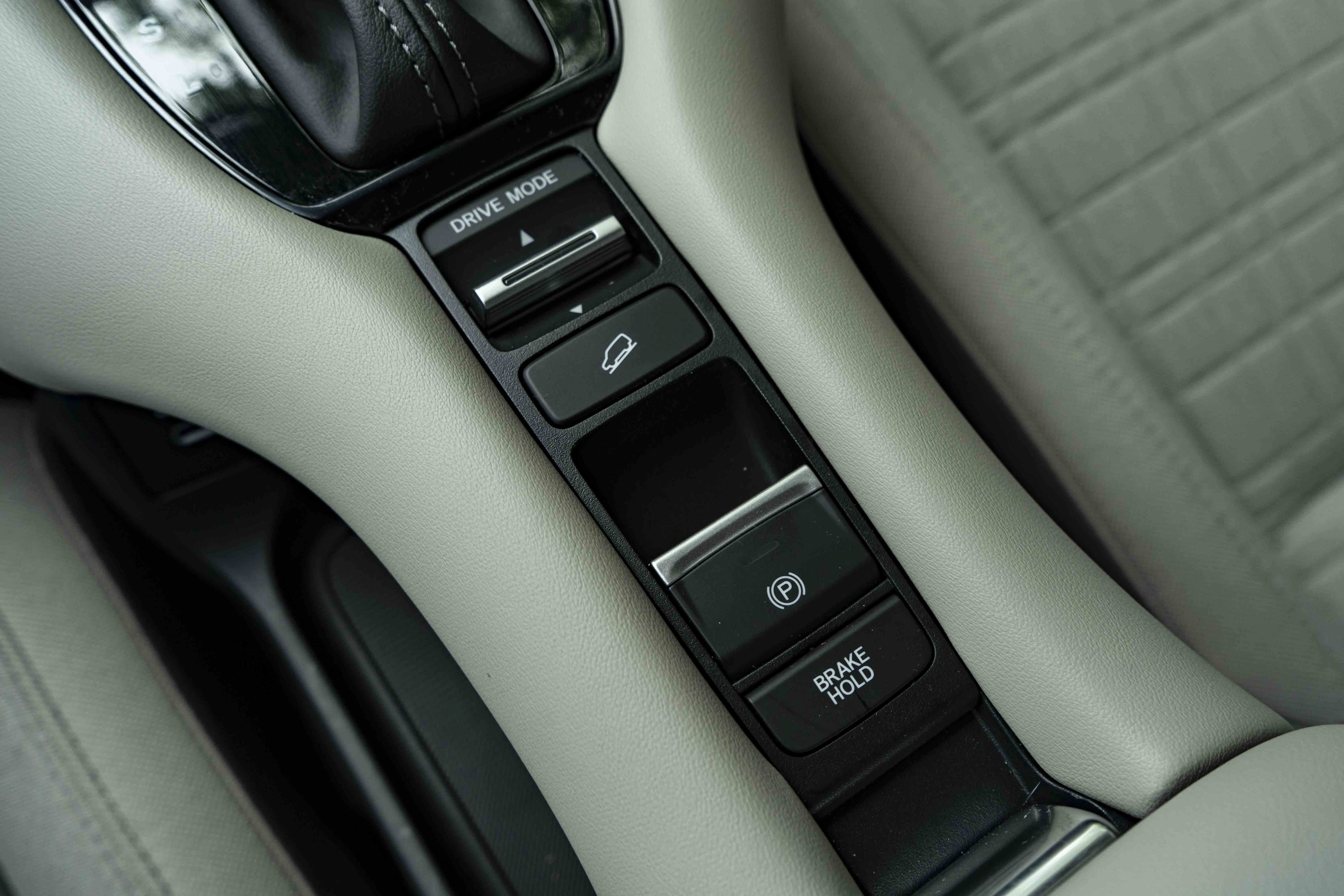 Certified 2026 Honda HR-V LX image 27