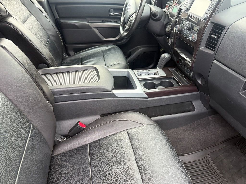Used 2015 Nissan Titan SL image 16