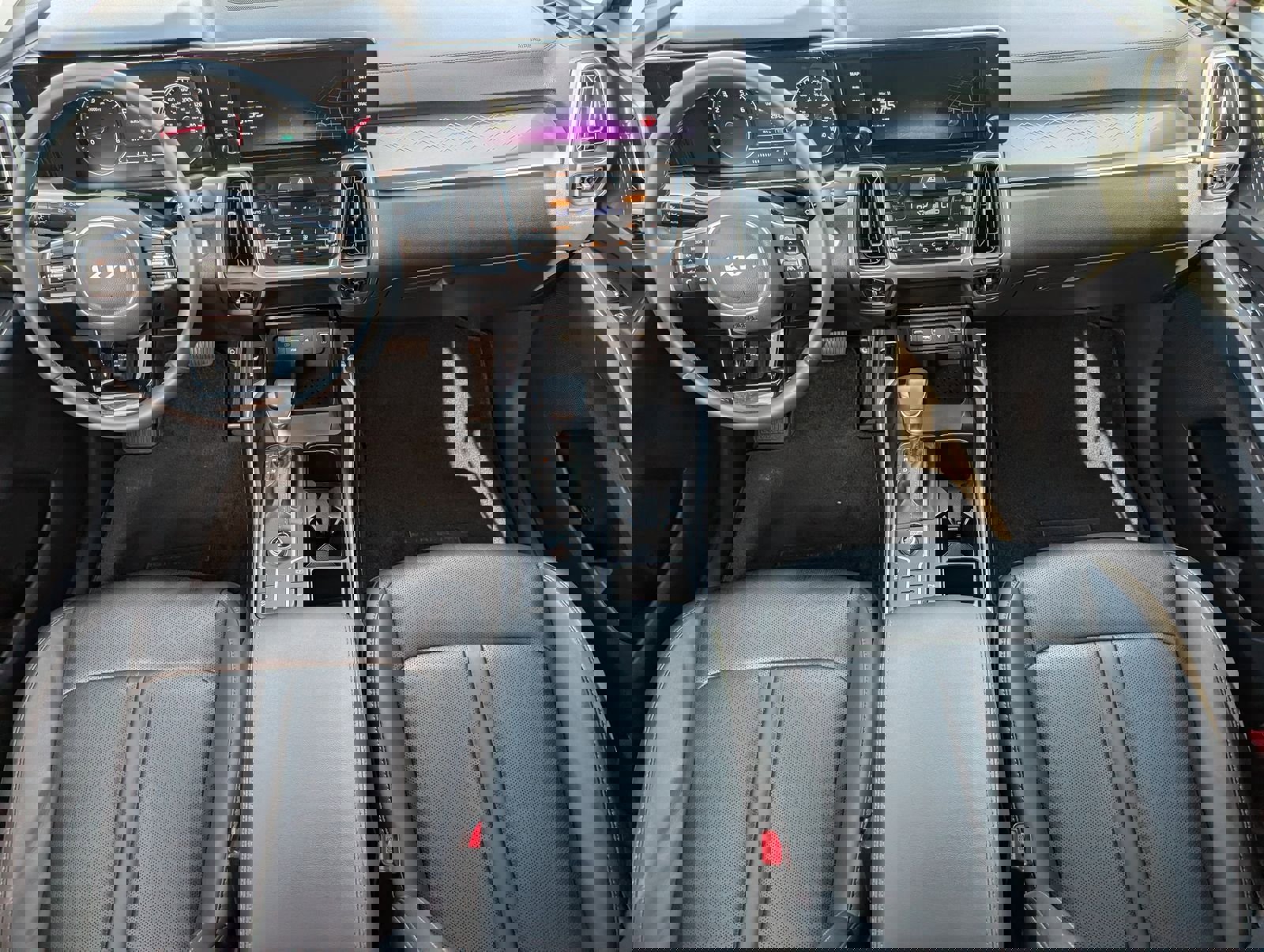 Used 2023 Kia Sorento S image 5