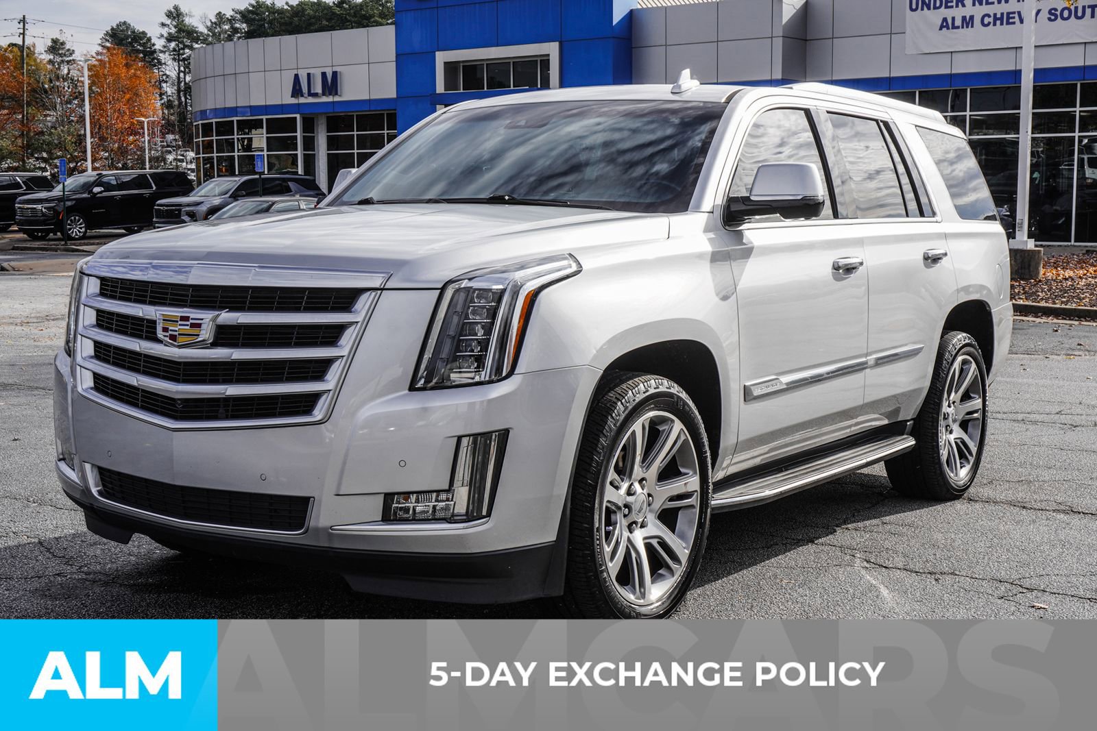 Used 2016 Cadillac Escalade Luxury image 5