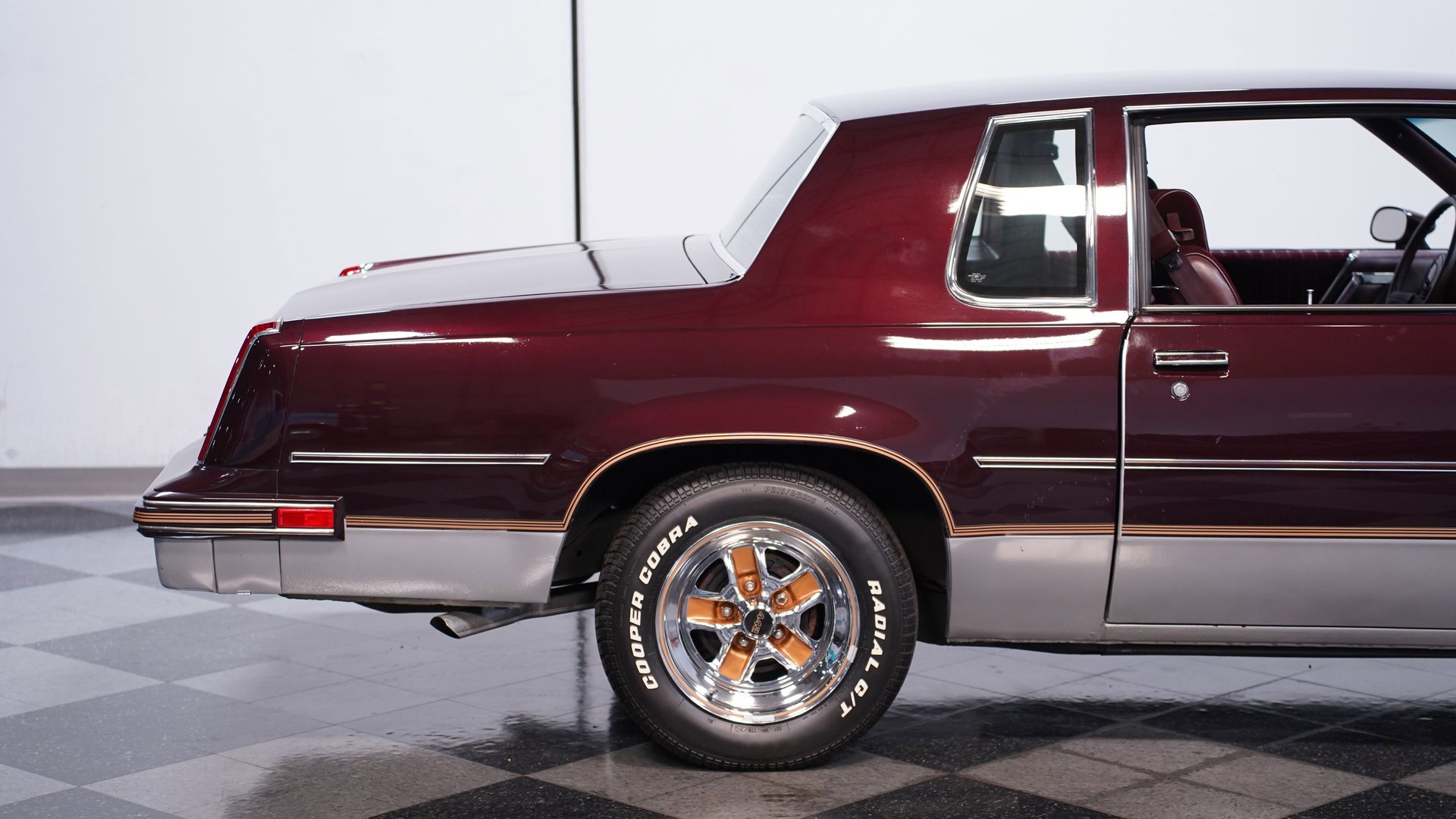 Used 1987 Oldsmobile Cutlass Supreme Salon image 26