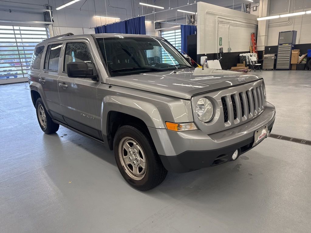 Used 2015 Jeep Patriot Sport w/ Power Value Group AWD/4WD image 3