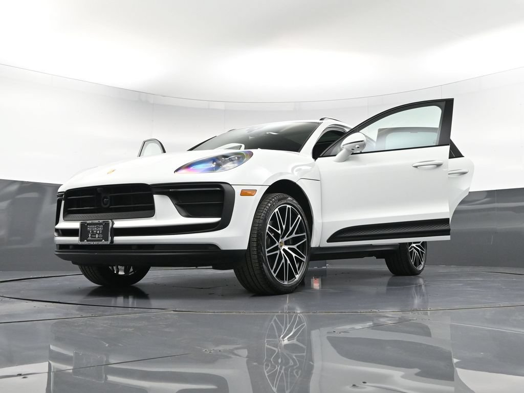 Certified 2026 Porsche Macan AWD/4WD image 38
