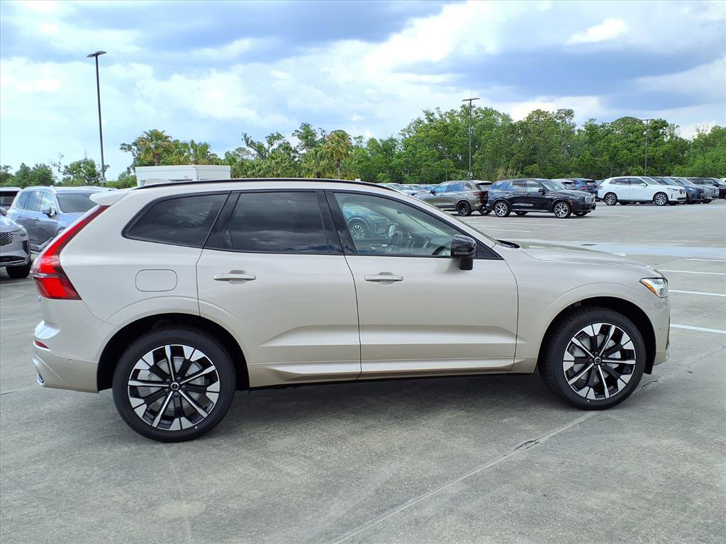 New 2026 Volvo XC60 B5 Plus w/ Protection Package Premier image 8