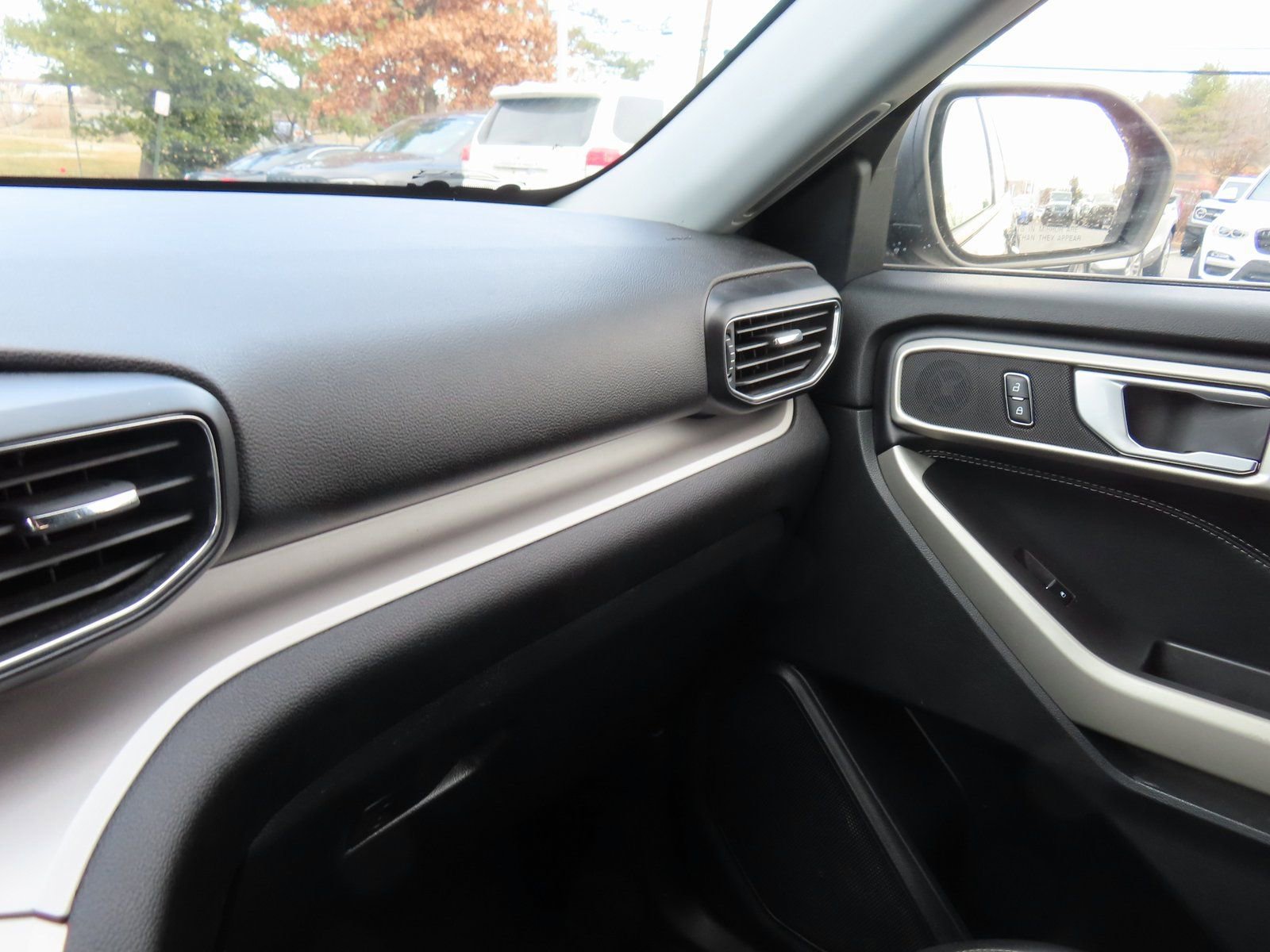 Used 2023 Ford Explorer XLT w/ Equipment Group 202A image 22