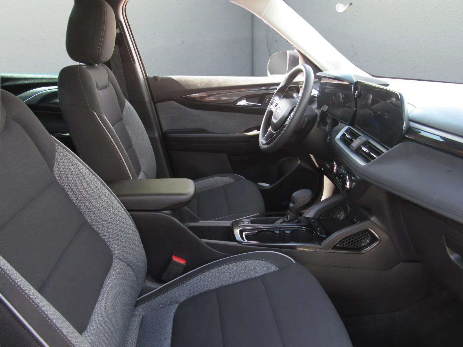 Used 2026 Chevrolet TrailBlazer LS w/ LS Confidence Package FWD image 5