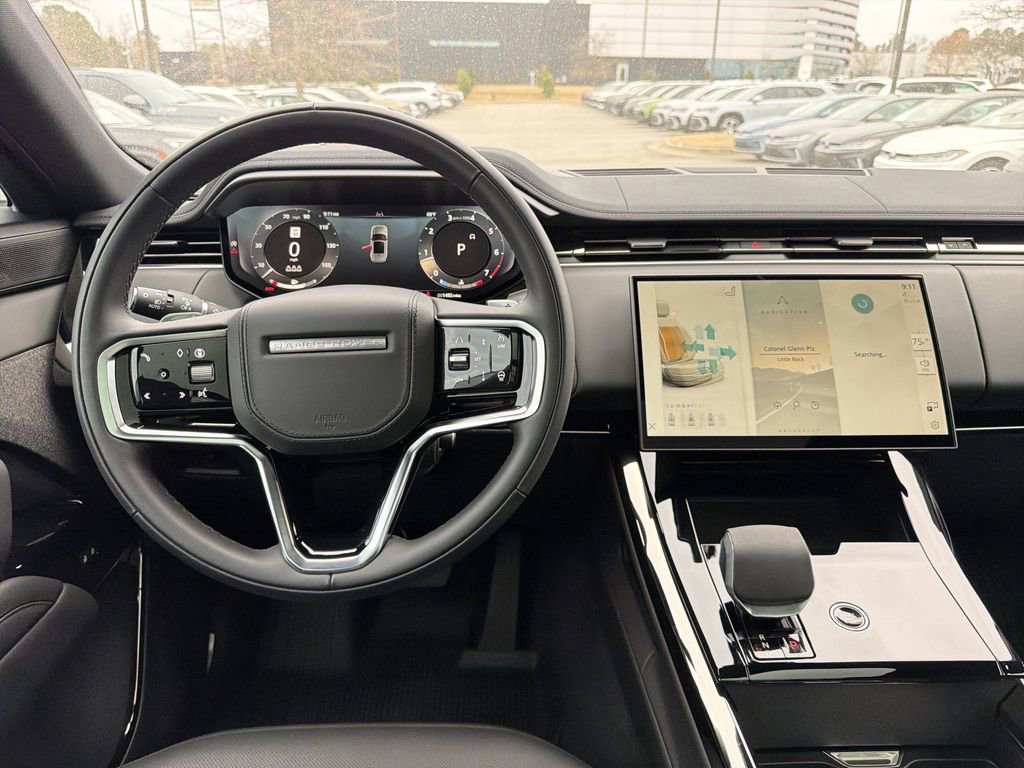 Used 2025 Land Rover Range Rover Sport SE image 4