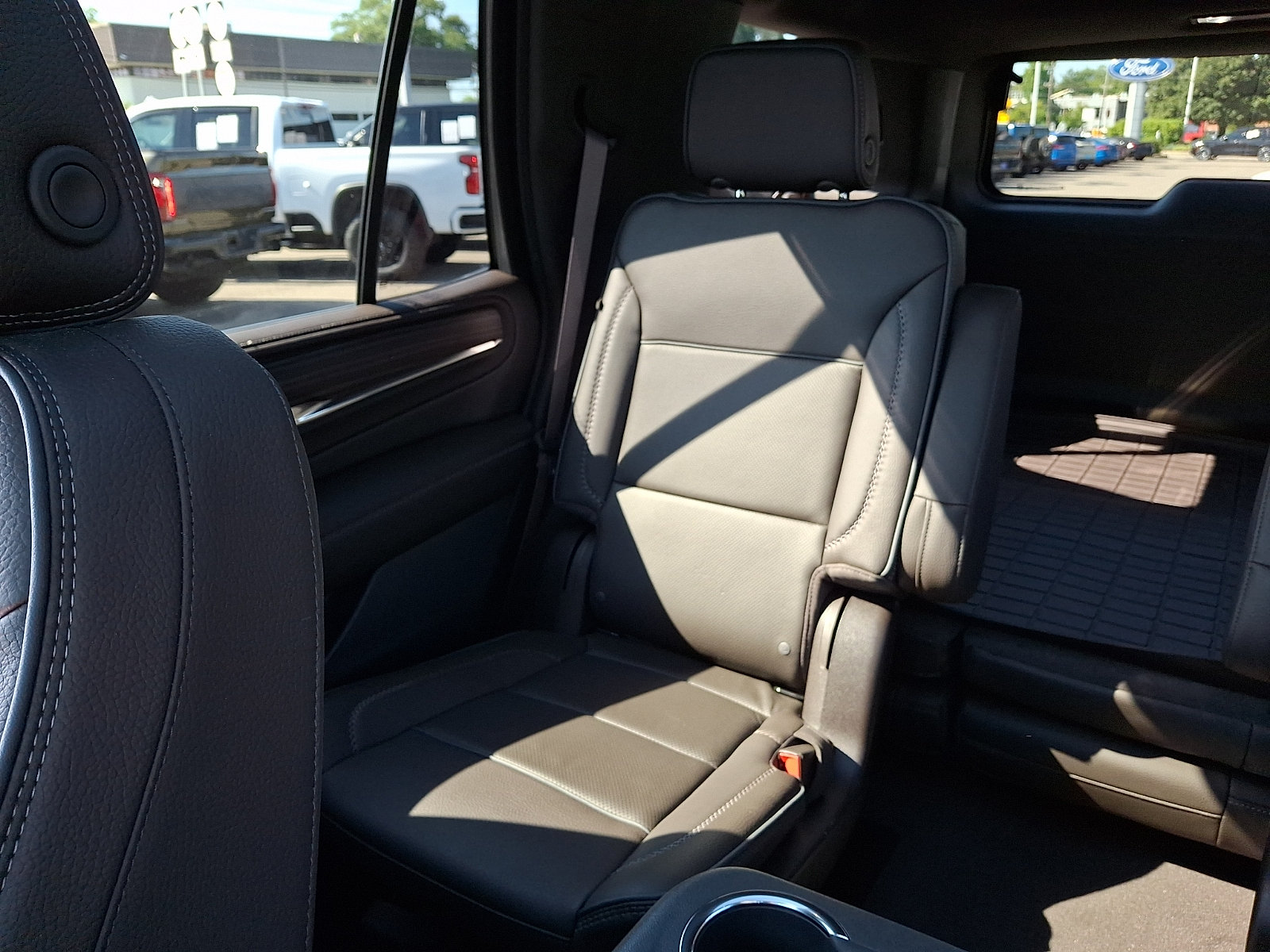 Used 2024 GMC Yukon Denali w/ Max Trailering Package AWD/4WD image 17