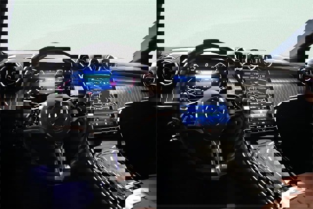 Used 2024 Mercedes-Benz GLC 300 4MATIC image 25