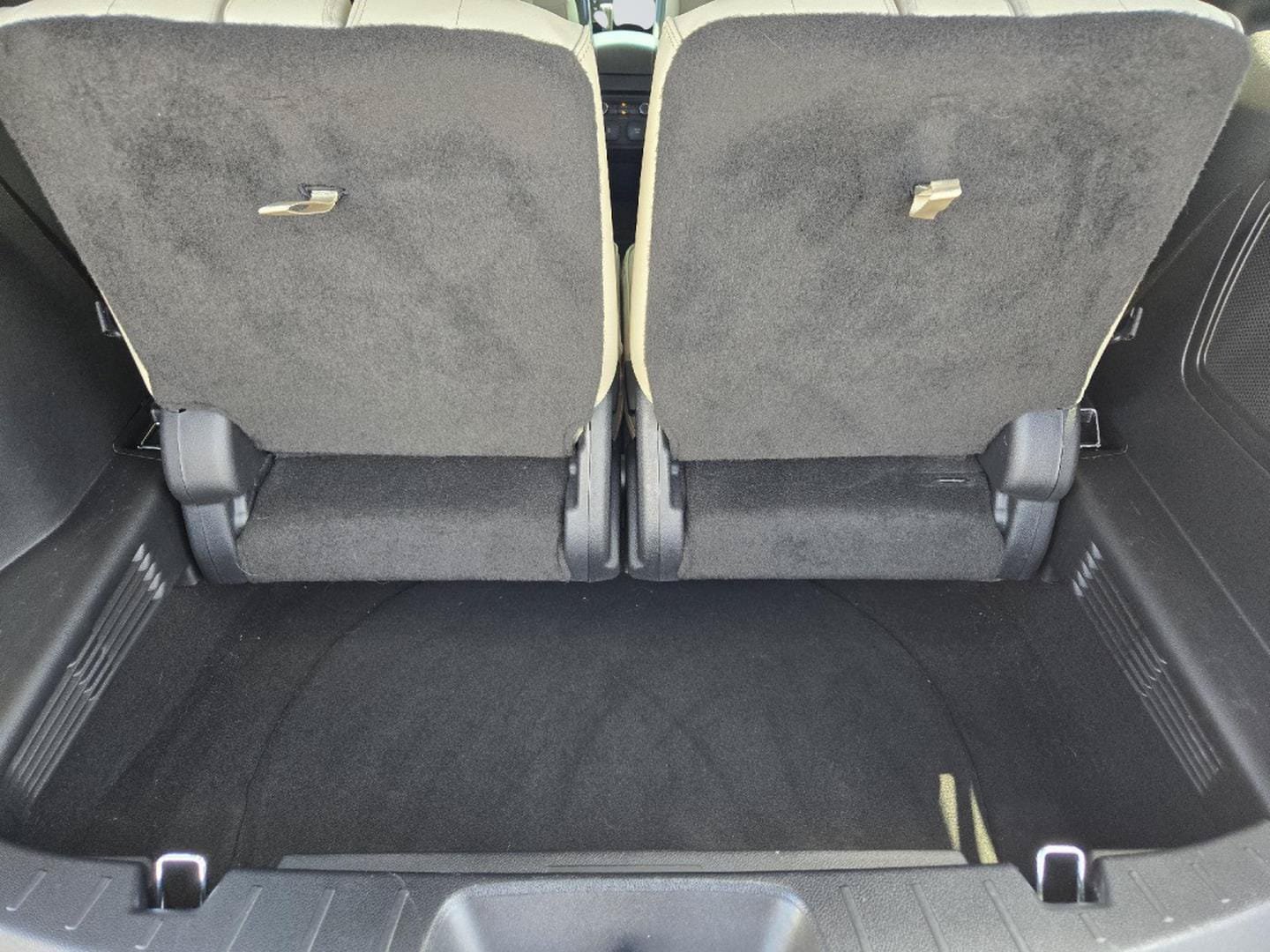 Used 2016 Ford Explorer Platinum AWD/4WD image 31