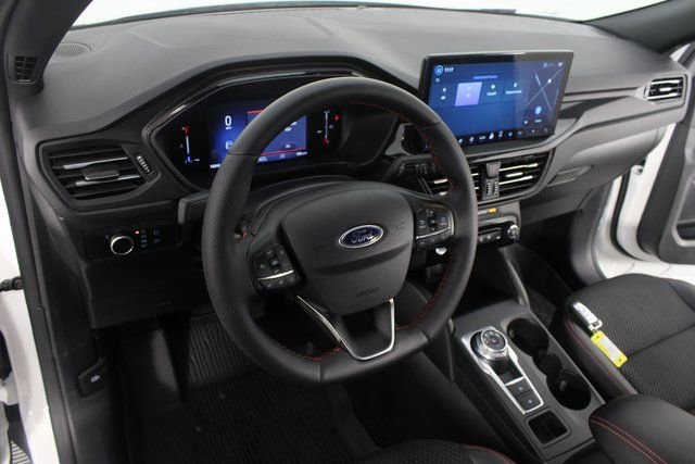 Used 2025 Ford Escape ST-Line w/ Tech Pack #1 image 8