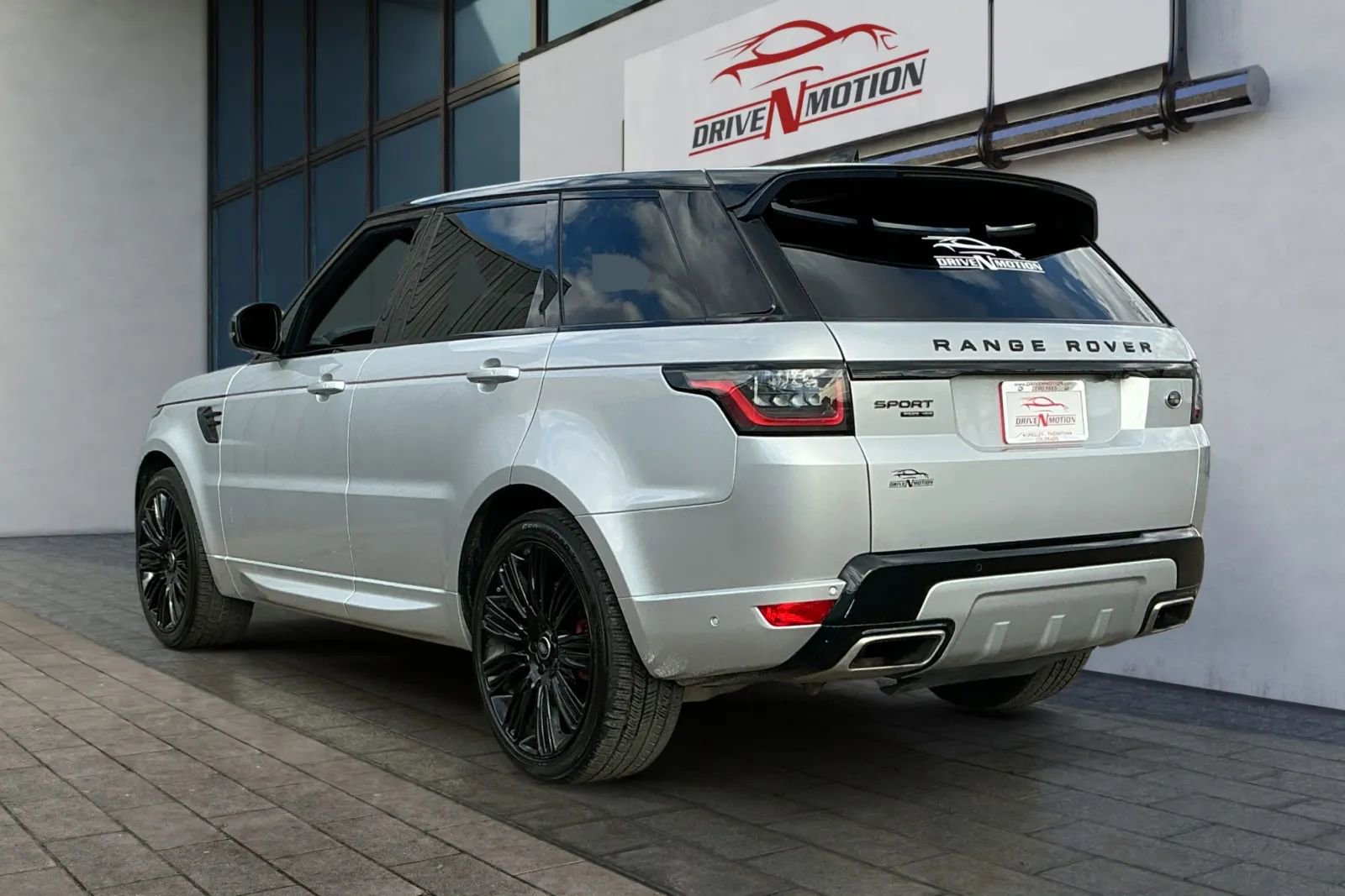 Used 2020 Land Rover Range Rover Sport HSE Dynamic image 5