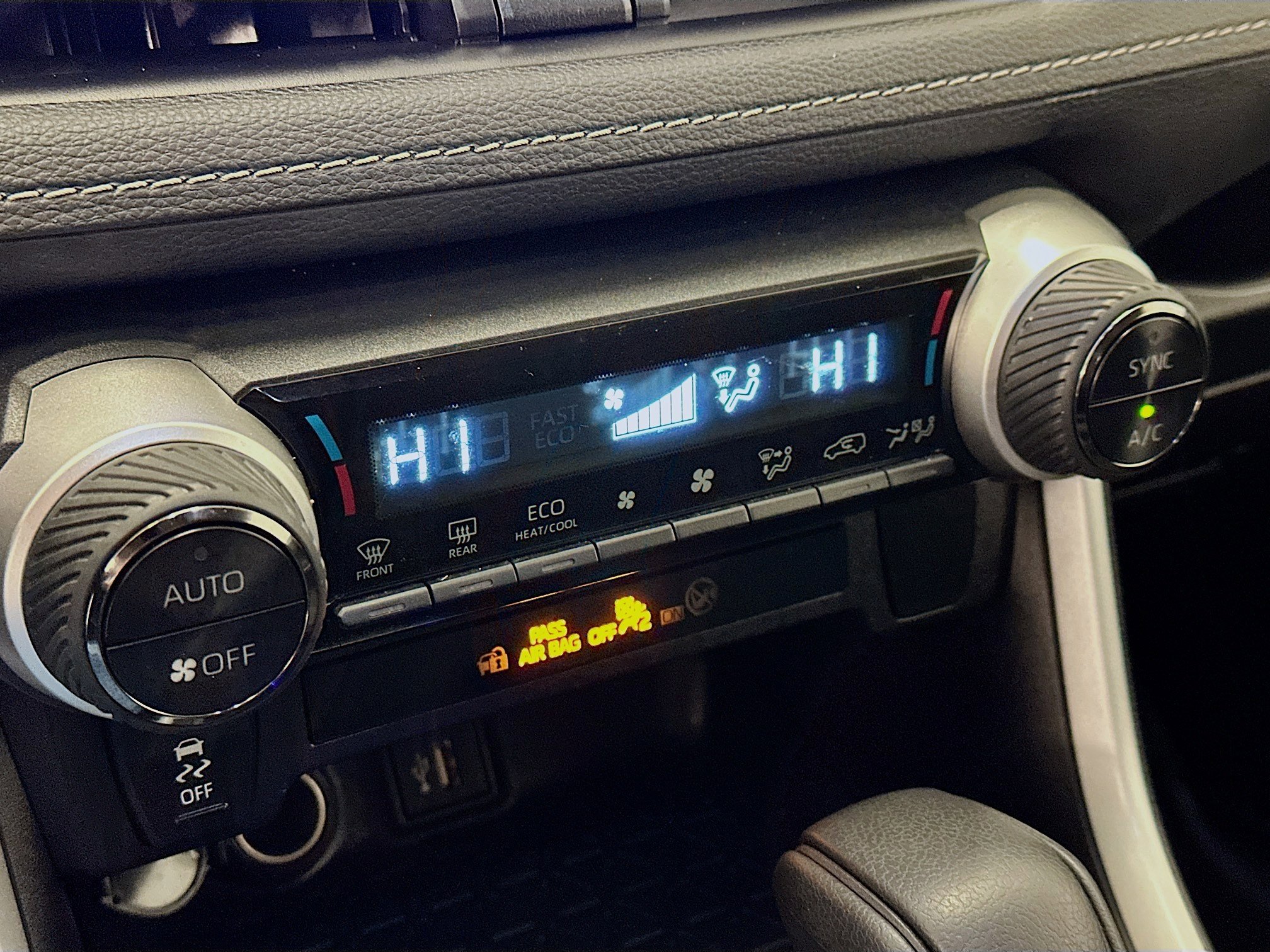 Used 2025 Toyota RAV4 XLE image 24