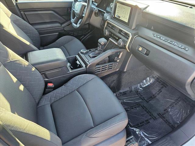 Used 2025 Toyota Tacoma SR image 17