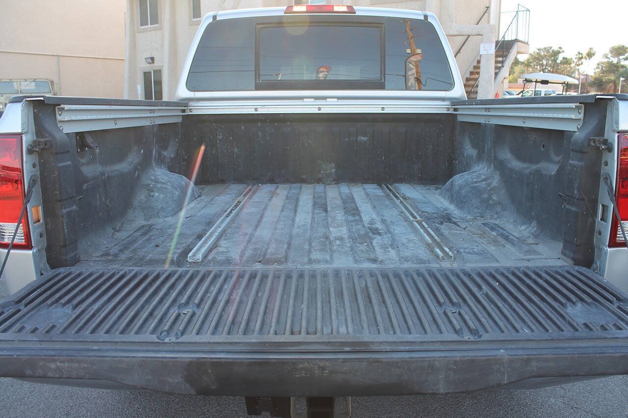 Used 2010 Nissan Titan LE w/ Technology Pkg RWD image 16