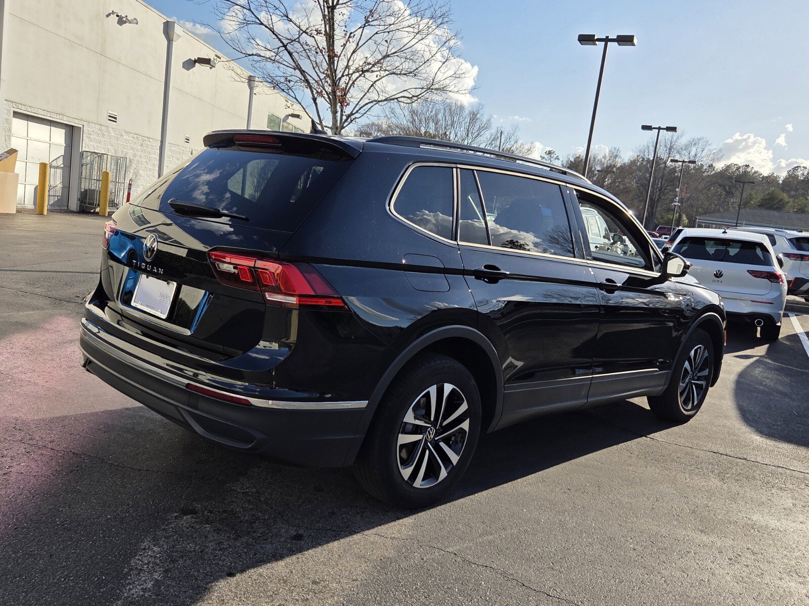 Used 2024 Volkswagen Tiguan S image 5