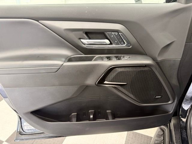Used 2025 Chevrolet Silverado EV LT AWD/4WD image 18