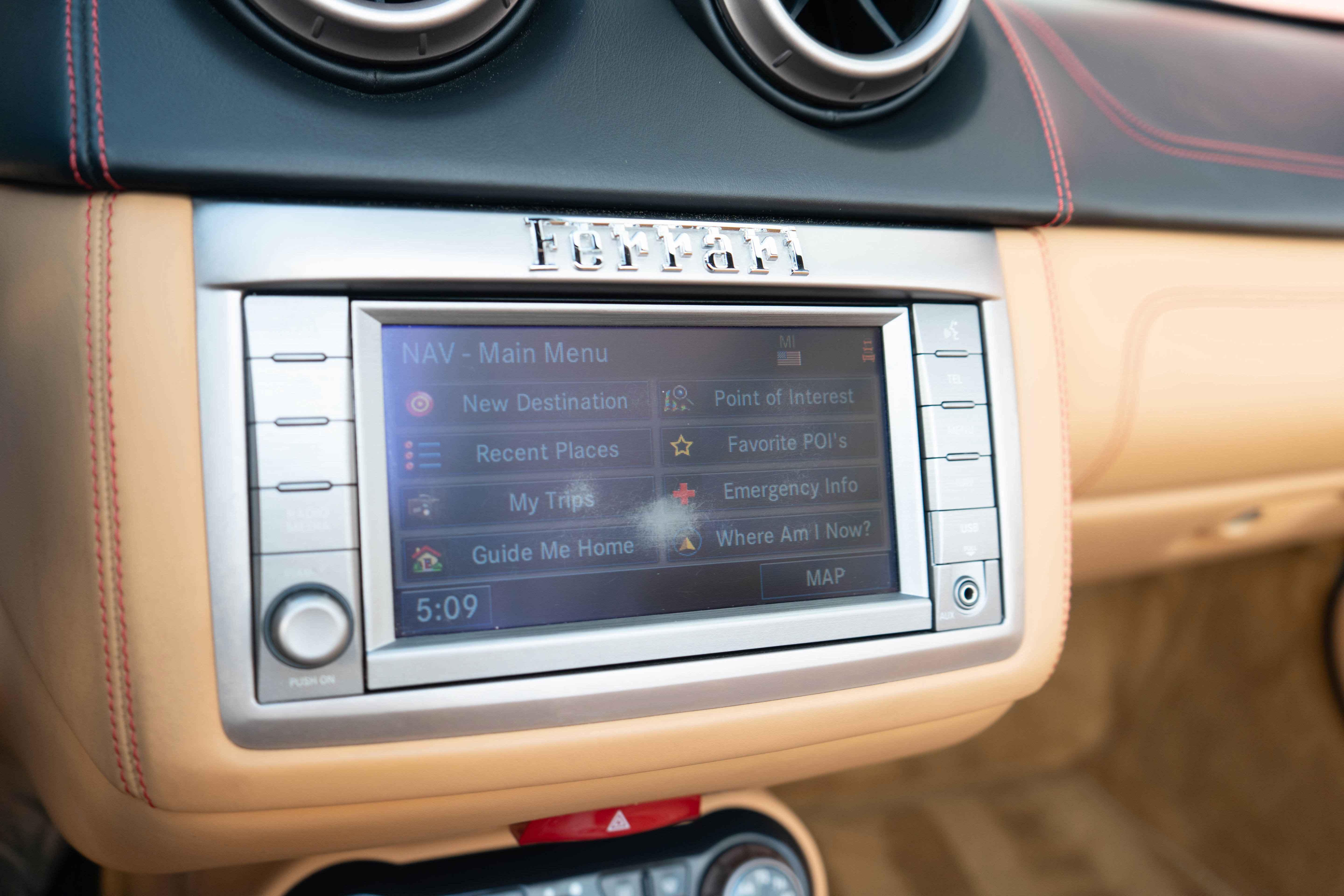 Used 2010 Ferrari California RWD image 21