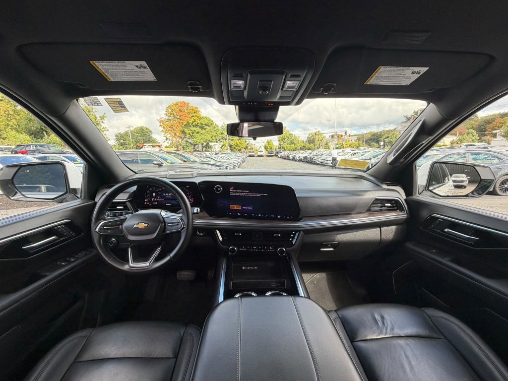 Used 2025 Chevrolet Suburban LT AWD/4WD image 14