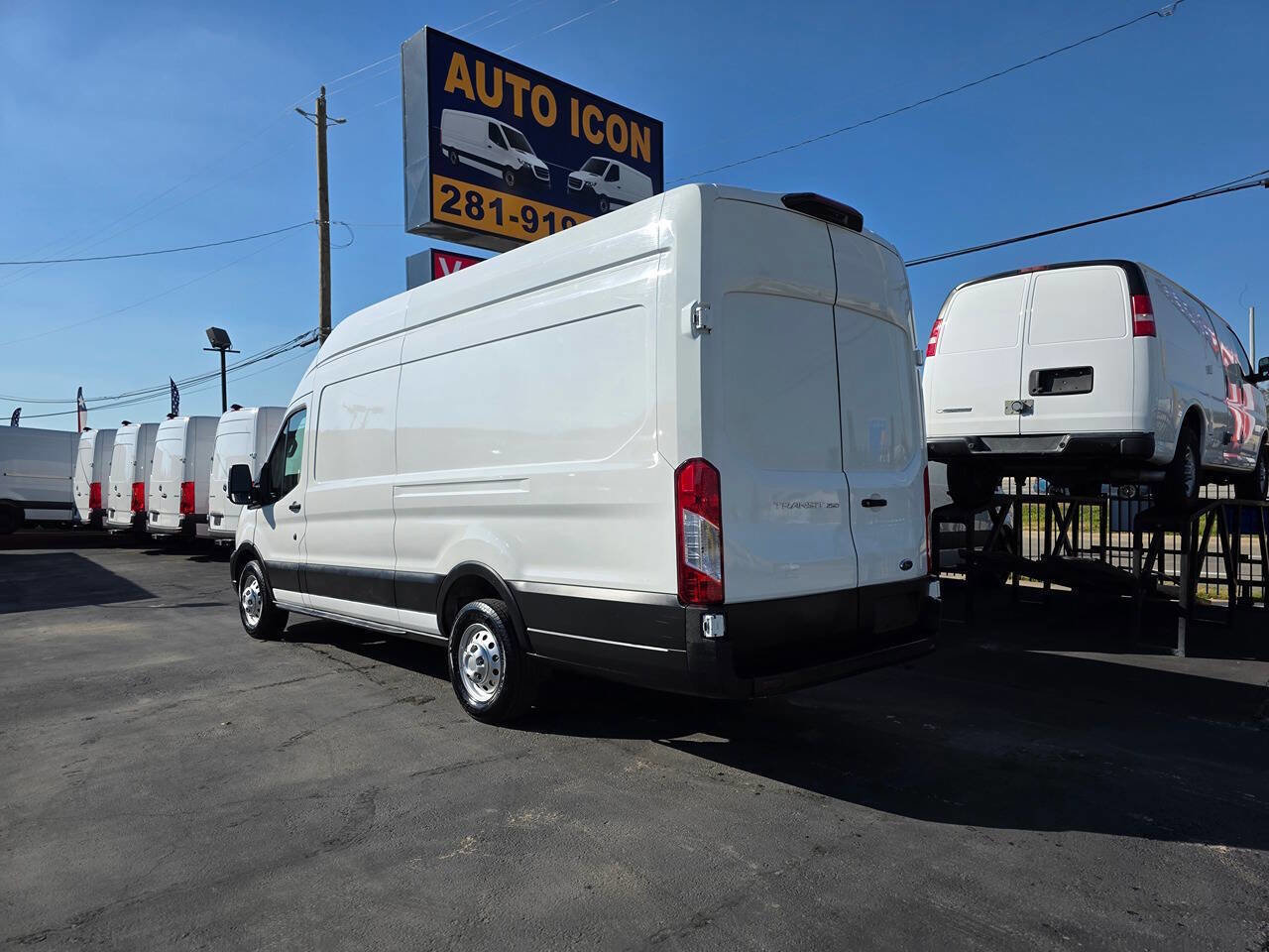 Used 2023 Ford Transit 250 148 High Roof Extended AWD image 26