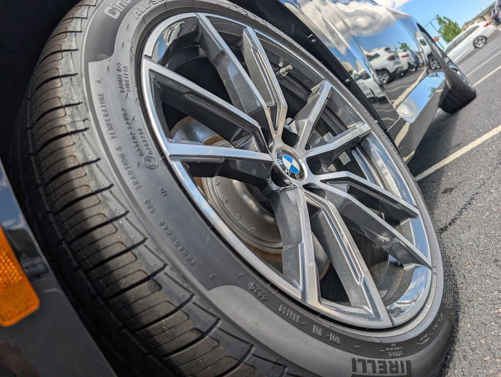 Used 2025 BMW 230i xDrive Coupe w/ Premium Package image 9