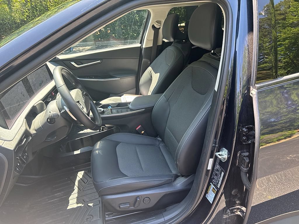 Used 2024 Kia EV6 Light RWD image 12