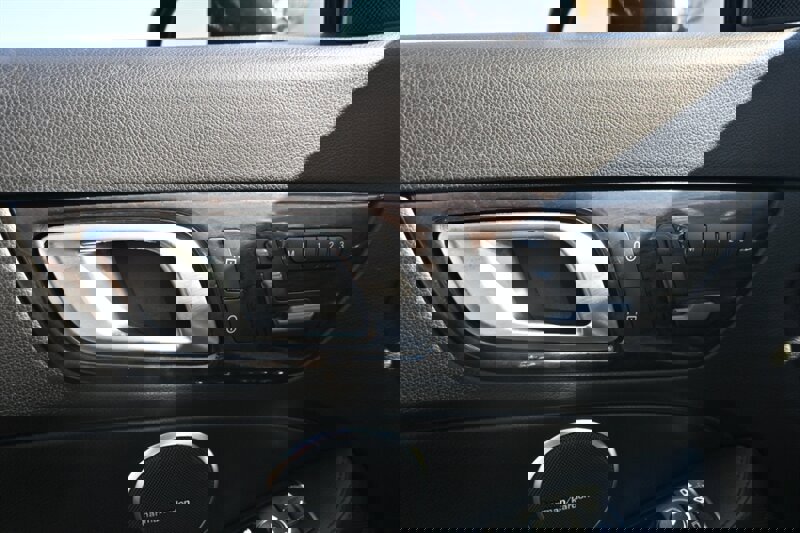 Used 2015 Mercedes-Benz SLK 250 image 39