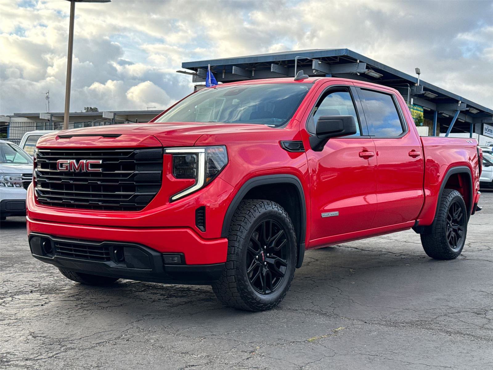 Used 2023 GMC Sierra 1500 Elevation AWD/4WD image 4