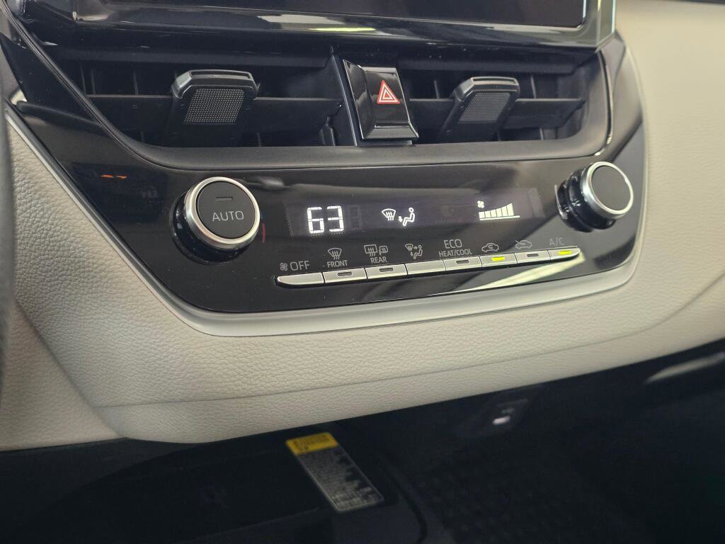 Used 2025 Toyota Corolla LE w/ LE Premium Package image 32
