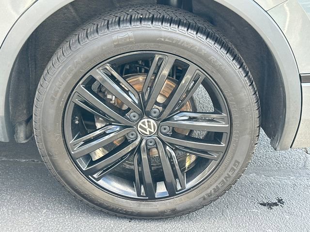 Used 2022 Volkswagen Tiguan SE R-Line AWD/4WD image 28
