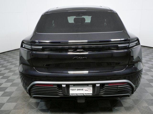Certified 2025 Porsche Macan Electric RWD image 33