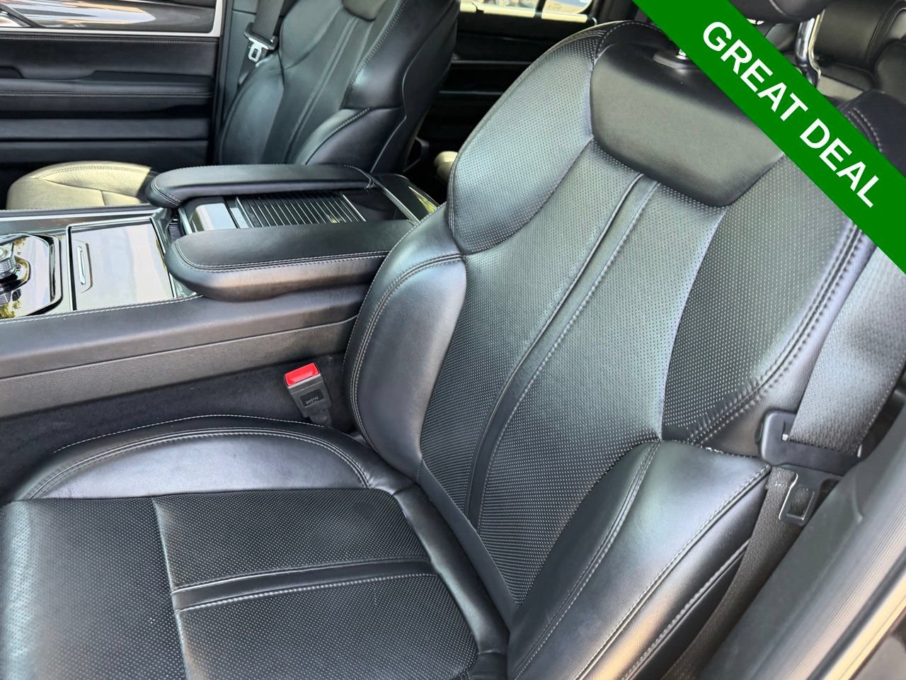 Used 2023 Jeep Wagoneer 4WD w/ Premium Group I image 33
