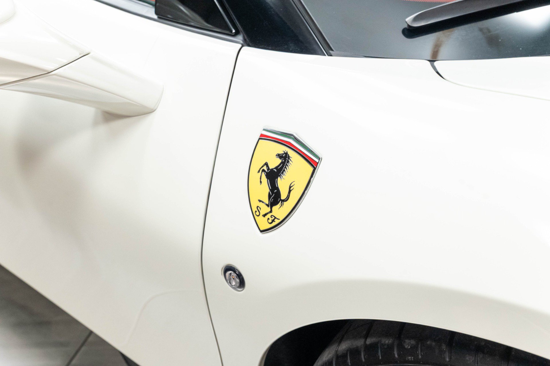 Used 2021 Ferrari F8 Tributo RWD image 28